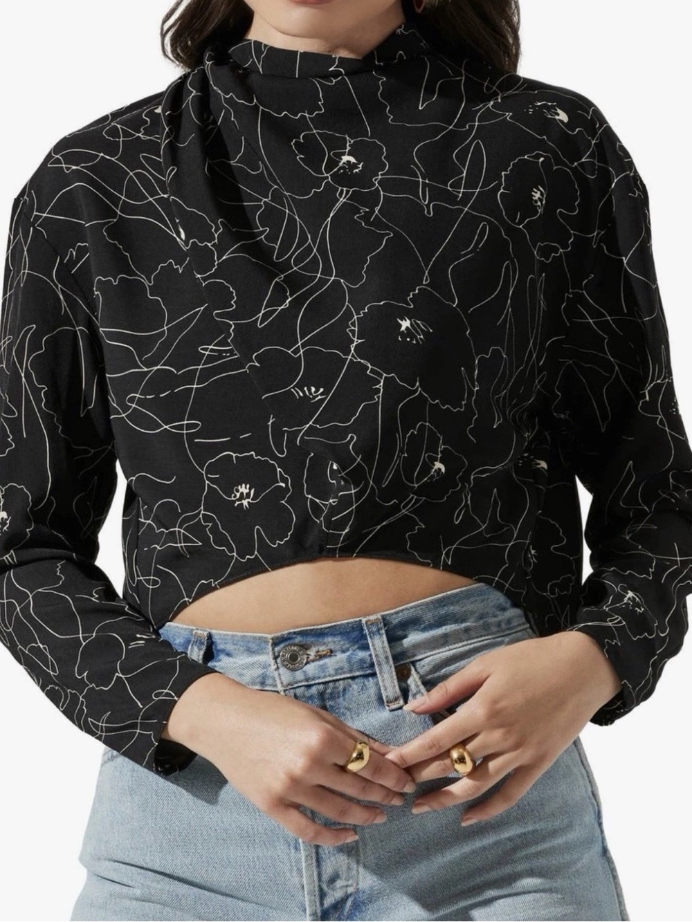 ASTR the Label Black‎ White Floral Crop Blouse NWT XS